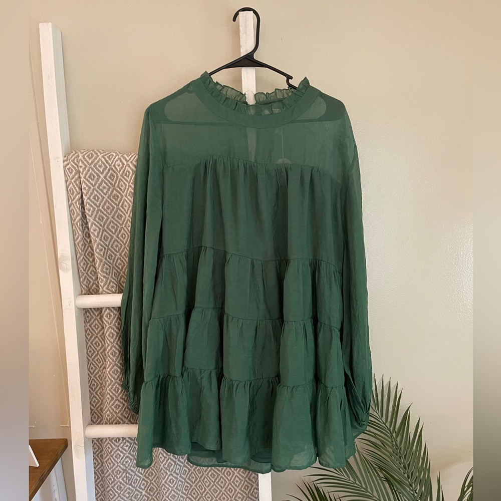 •Green Top•